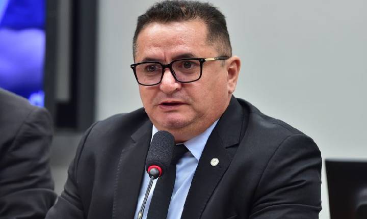 Comissão aprova proibição de cobrança de taxa por documentos em faculdades privadas