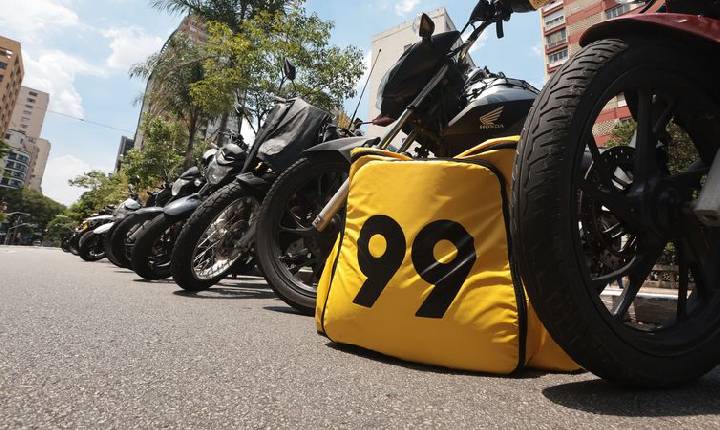 Rio vai fiscalizar manobras perigosas de motoristas de aplicativo 