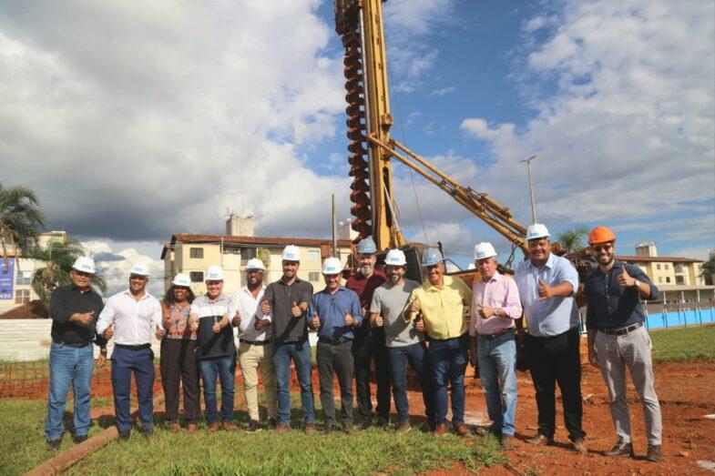 REPRESENTANTES DO GOVERNO MUNICIPAL VISTORIAM AS OBRAS DO VIADUTO DA BR-040