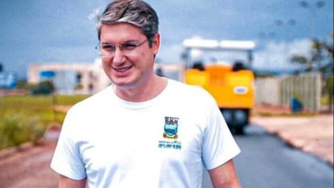 Dr. Lucas chega a 70% nas pesquisas e tem asfalto novo como um dos trunfos para ser reeleito prefeito de Águas Lindas