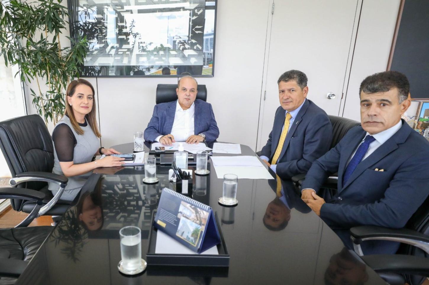 Governador Ibaneis Rocha assina decreto que cria, na Polícia Civil, a Divisão de Proteção e Combate ao Extremismo Violento