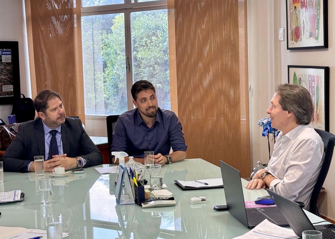 Prefeito Marcus Vinícius Avança em Obras de Saneamento e Infraestrutura em Valparaíso