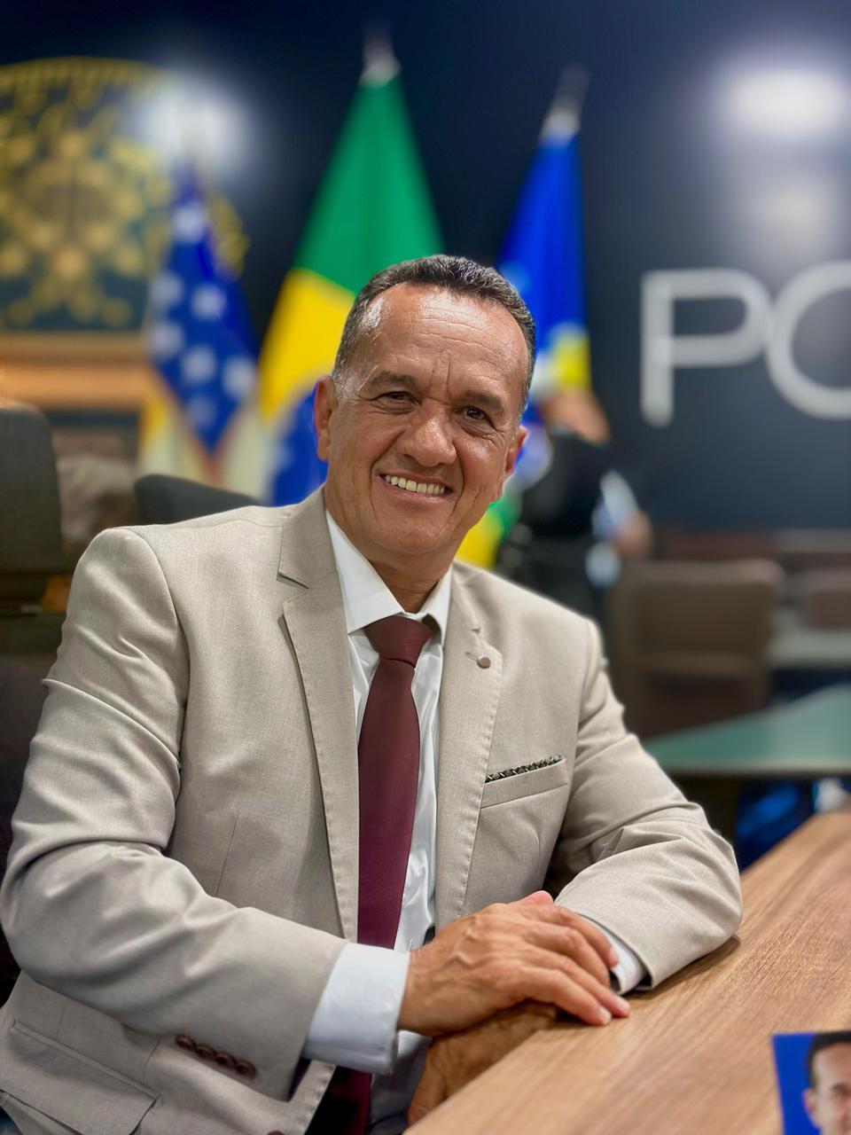 Tião da Padaria Assume Novo Mandato como Vereador de Valparaíso em 2025