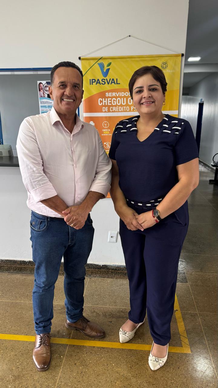 Vereador Tião da Padaria se reúne com a presidente do IPASVAL para discutir melhorias para servidores públicos de Valparaíso de Goiás
