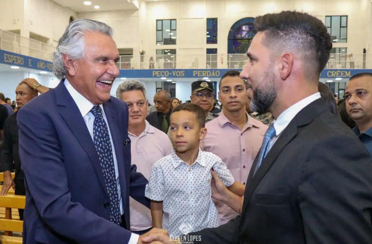 Aramys Oliveira: Referência em Comunicação e Empreendedorismo em Valparaíso de Goiás