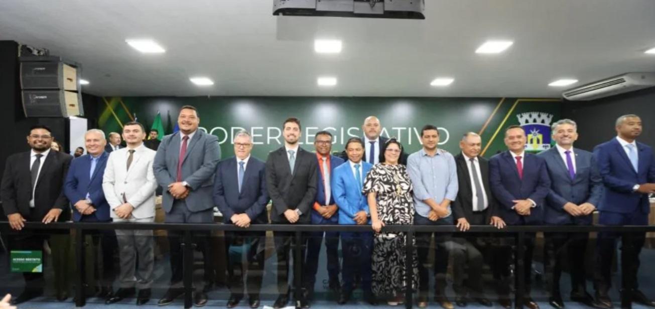 Câmara Municipal de Valparaíso Inicia Nova Legislatura com Hasteamento da Bandeira