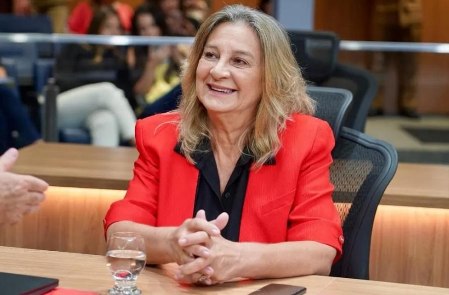 Dra. Zeli Fritsche: Compromisso e Ação para o Progresso de Valparaíso, Cidade Ocidental e Novo Gama