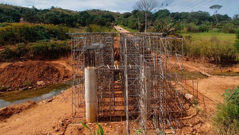 OBRAS DA PONTE PACAEMBU-PEDREGAL, ENTRE NOVO GAMA E VALPARAÍSO, PASSAM DE 50% DE EXECUÇÃO