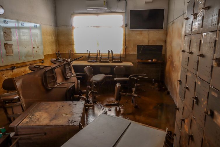 Comunidades ajudam a reconstruir escolas resilientes a crise climática