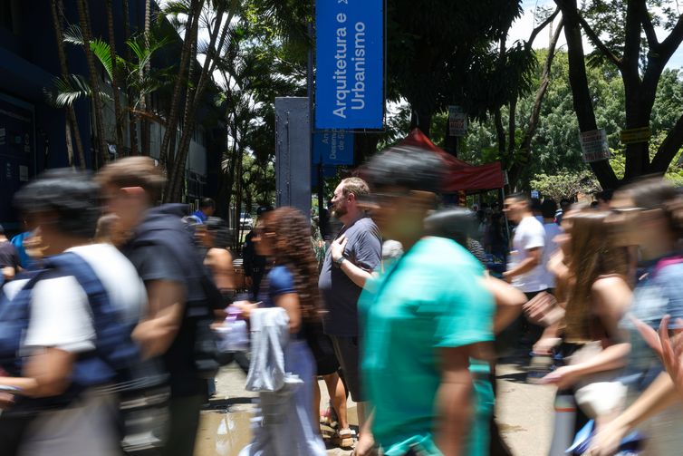 Abstenção no primeiro dia do Enem 2025 chegou a 27%