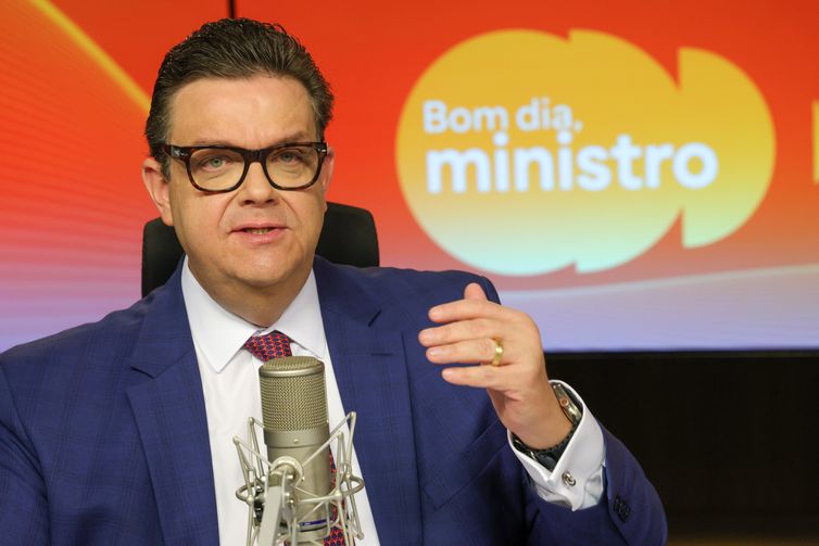 Governo estuda busca ativa de aposentados com descontos indevidos 