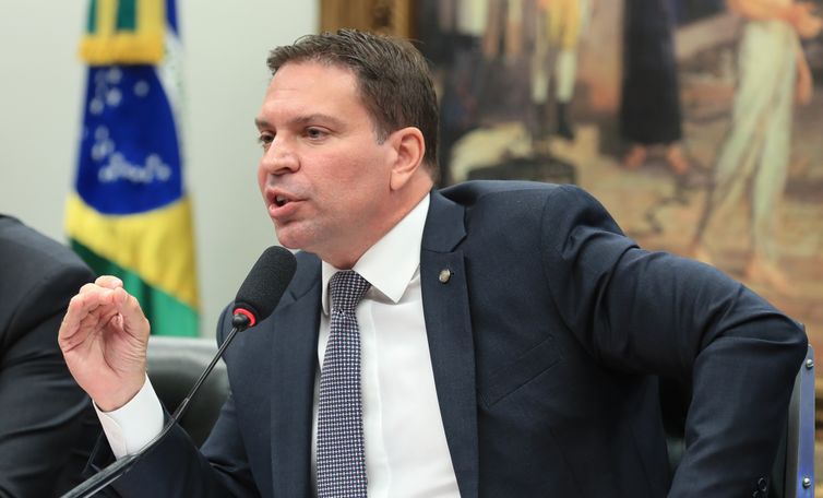 Moraes comunica Câmara sobre perda do mandato de Ramagem