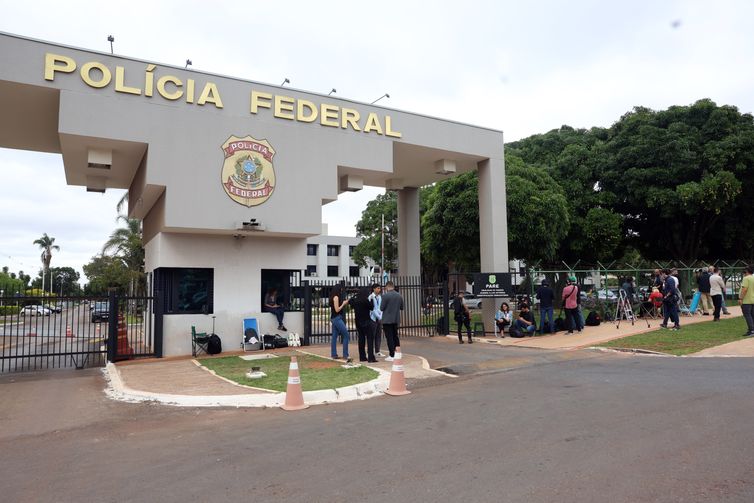 Remédios são levados para Bolsonaro, preso preventivamente em Brasília