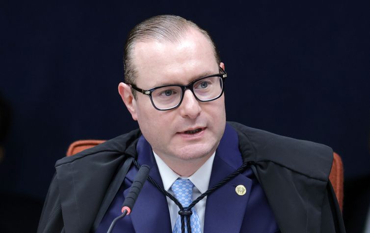 Zanin autoriza julgar ação que acusa deputados do PL de corrupção