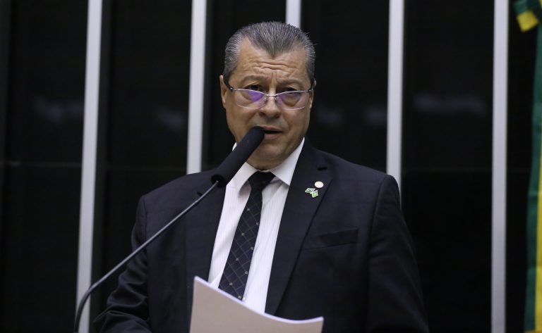 Comissão aprova inclusão da podologia na lista de serviços sujeitos ao ISS