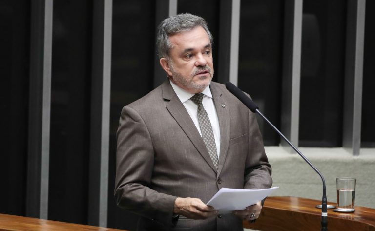 Comissão aprova multa para grande empresa que atrasa pagamento a fornecedor