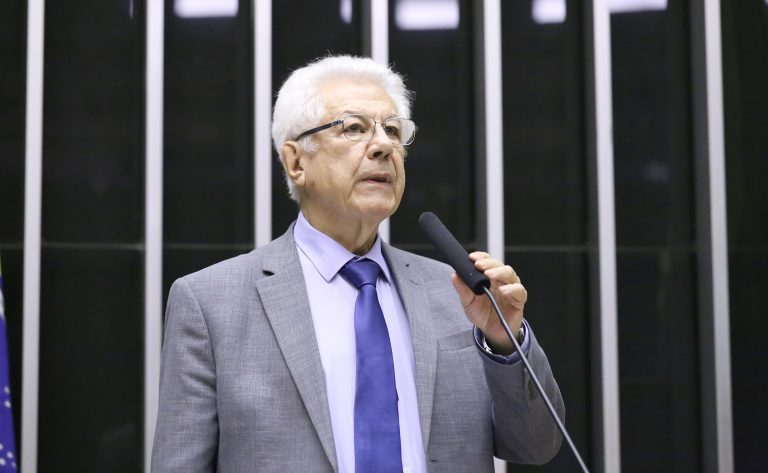 Comissão debate instituição de escolas cívico-militares de ensino profissionalizante no sistema público de ensino