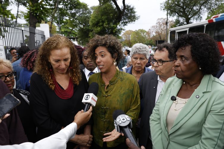 Motta volta atrás e mantém escolta de segurança para deputada do PSOL