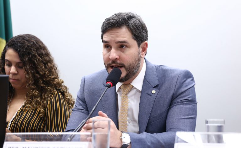 Comissão aprova obrigatoriedade de infraestrutura adequada em escolas públicas