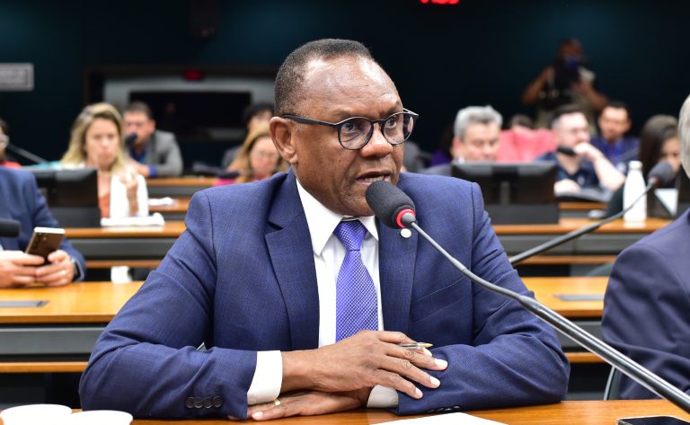 Comissão aprova projeto com medidas para aumentar proteção do consumidor em compras pela internet