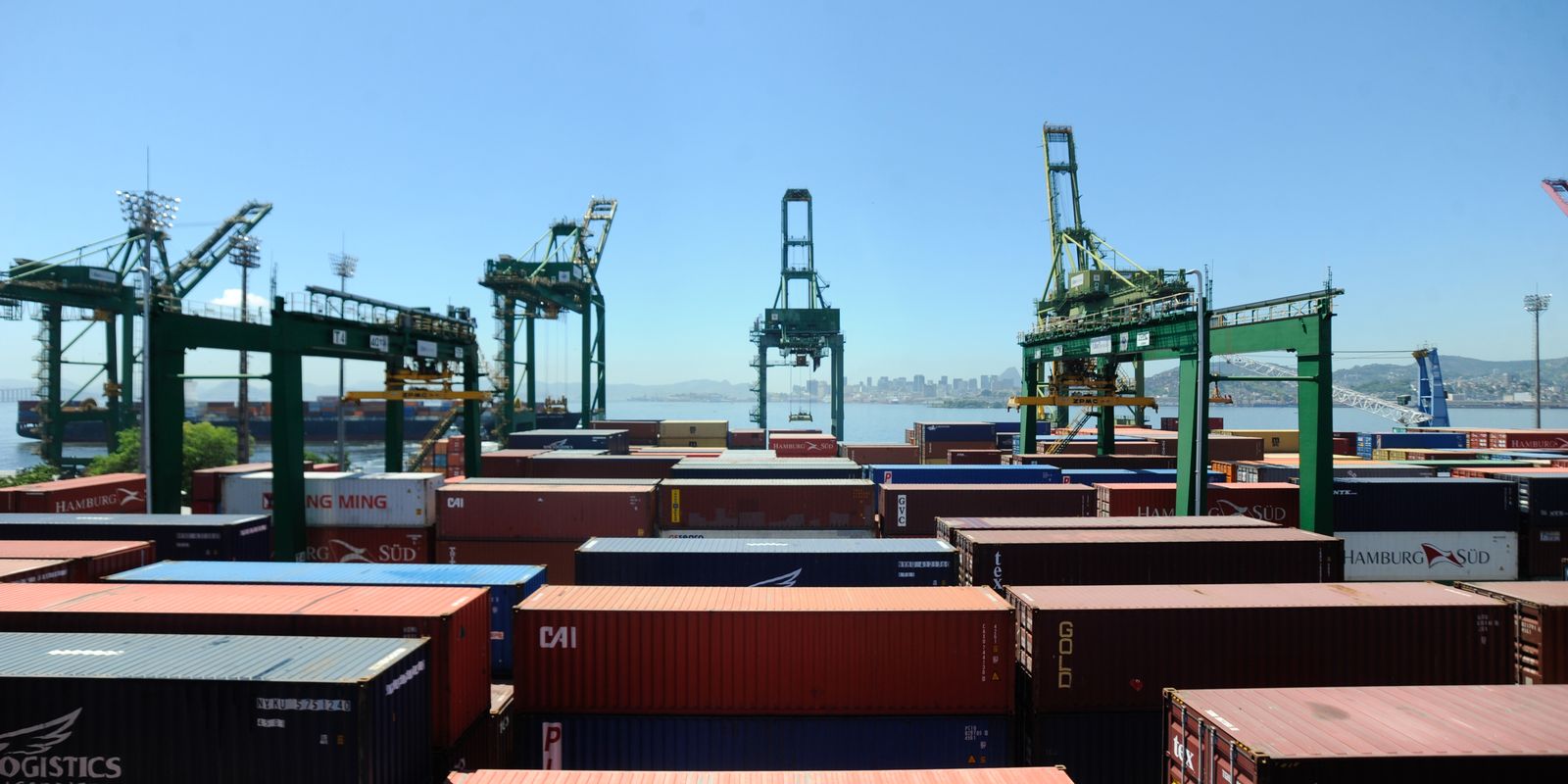 Balança comercial tem superávit de US$ 7,74 bilhões em setembro