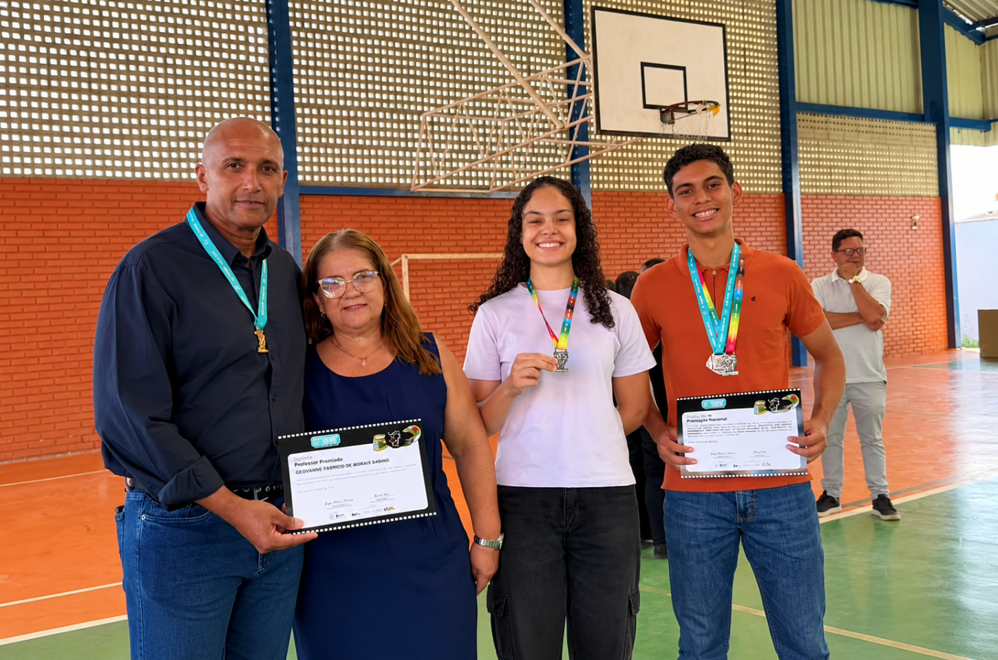 VALPARAÍSO CELEBRA CONQUISTAS DE ESTUDANTES NA OBMEP COM ENTREGA DE MEDALHAS REGIONAIS, ESTADUAIS E NACIONAIS