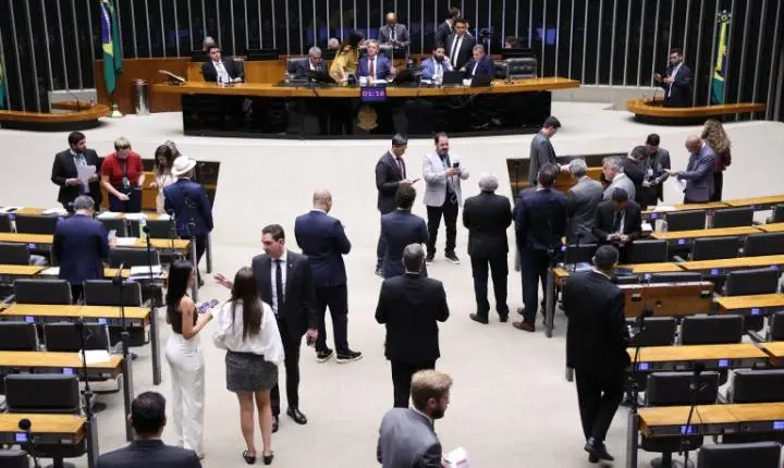 Câmara aprova PEC que amplia imunidade tributária para entidades religiosas