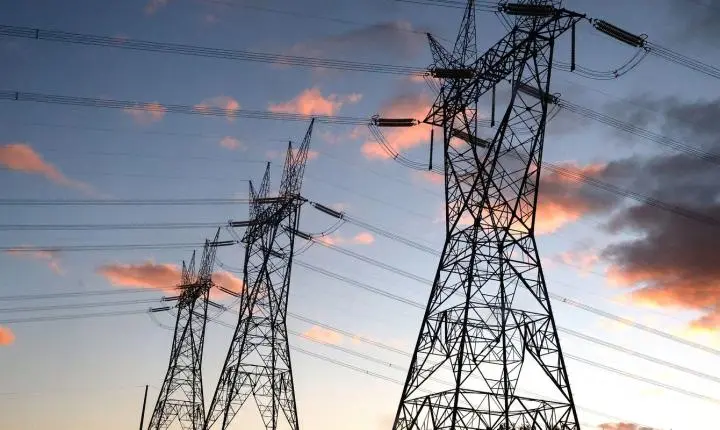 Governo renova contratos com distribuidoras de energia em 13 estados